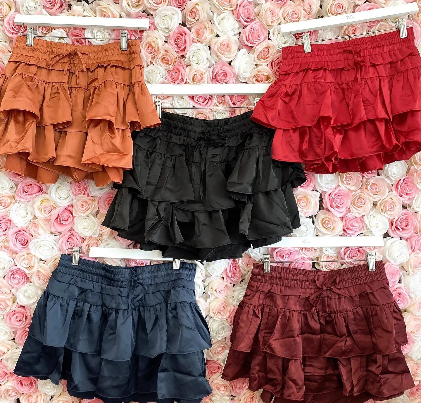 BURNT ORANGE RUFFLED TIERED SKORT