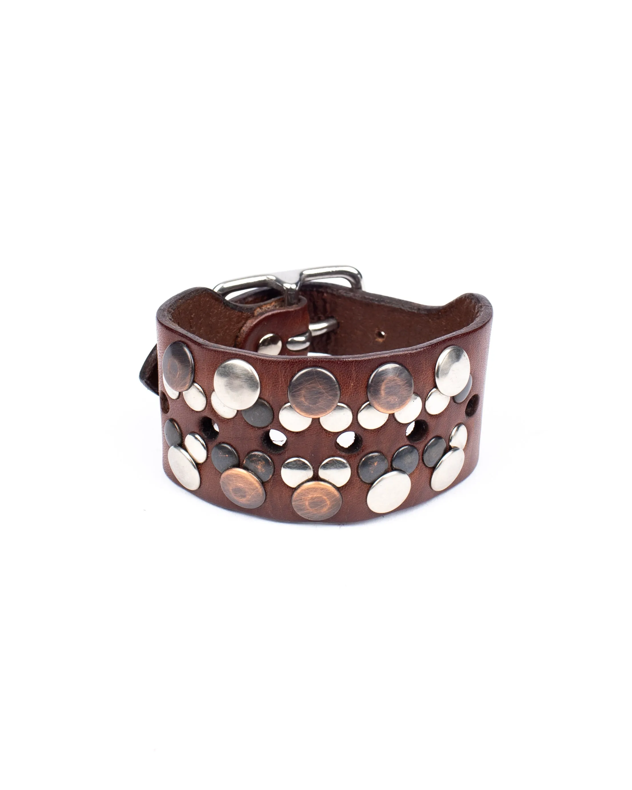 Classic buckle cuff studded