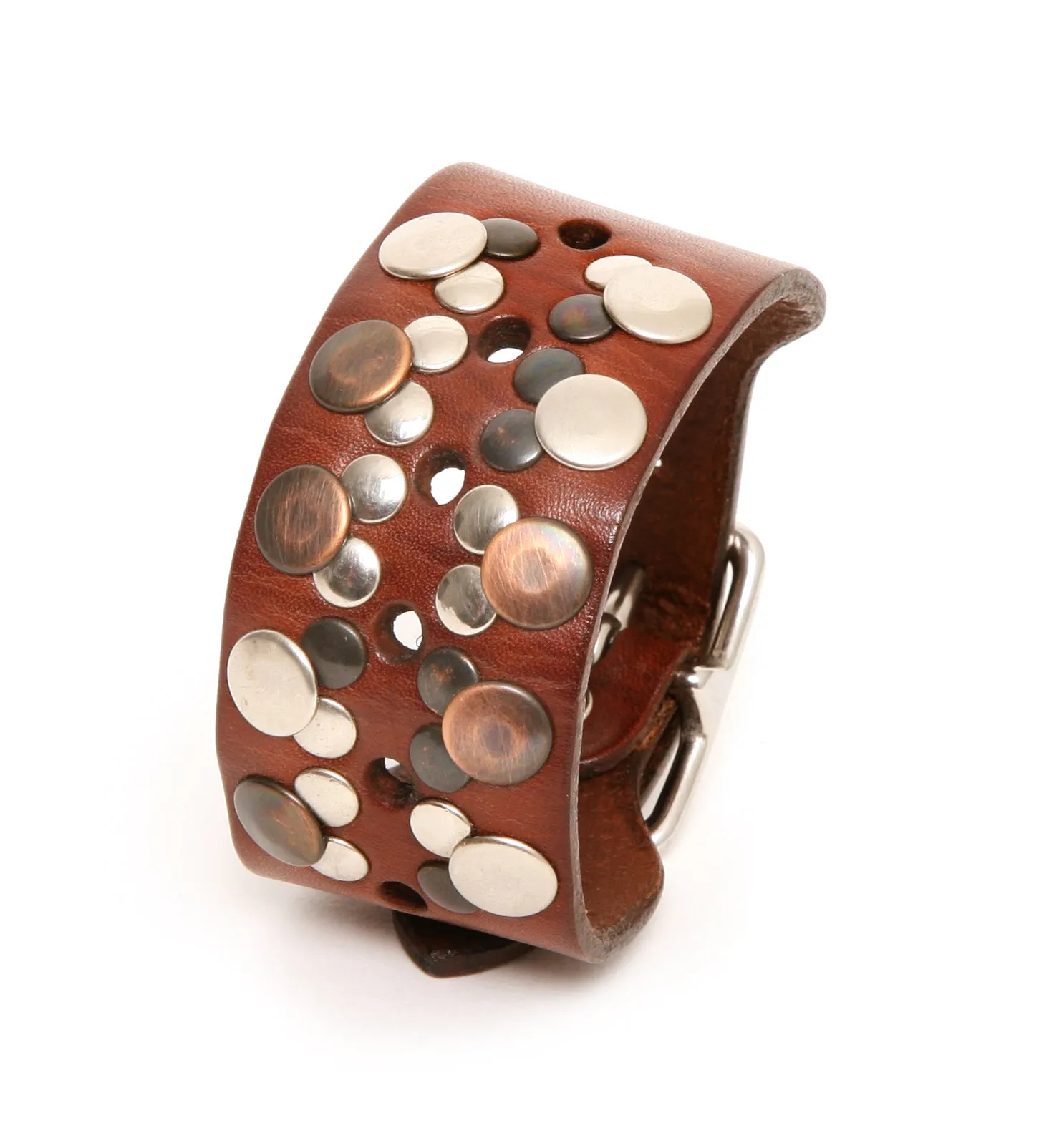 Classic buckle cuff studded