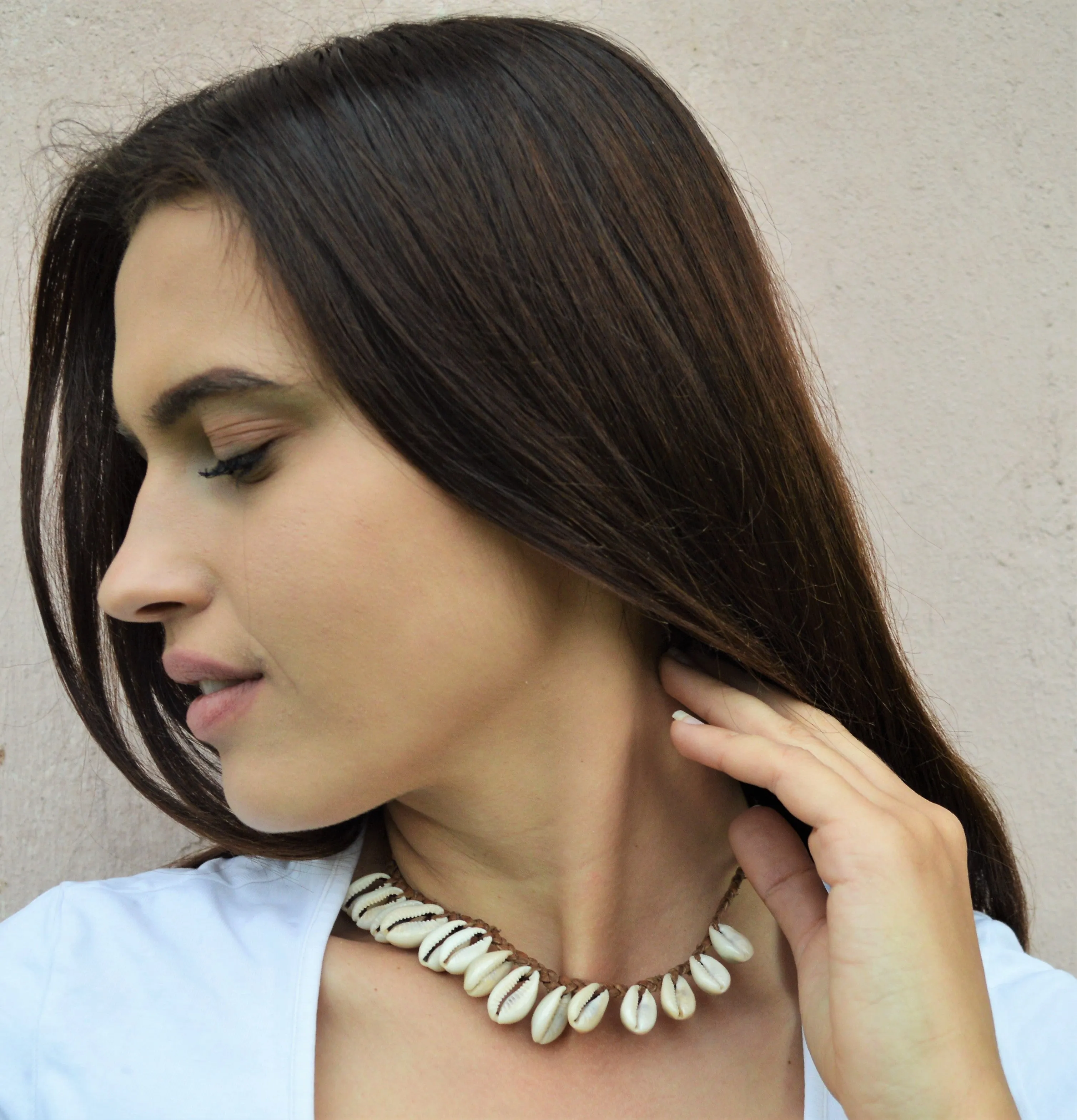 Cowrie shell choker, Leather necklace