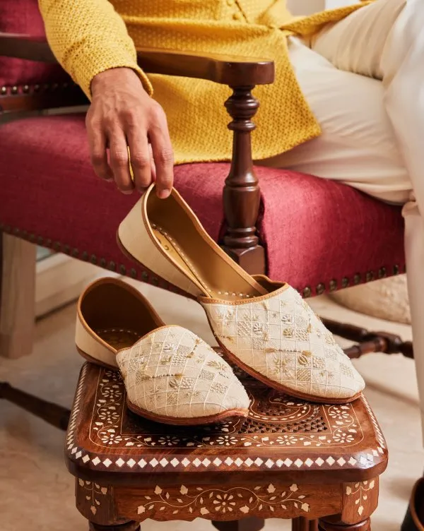 Dreamer Ivory Embellished : Juttis For Men