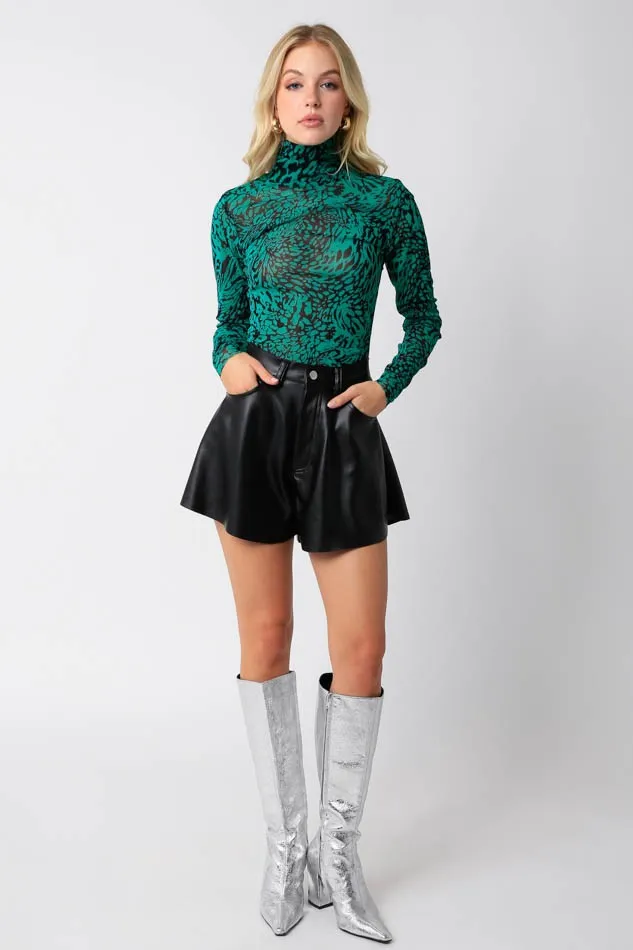 FLOUNCE FALL LEATHER SHORTS IN BLACK