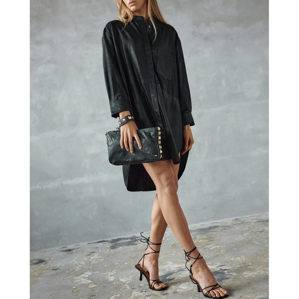 Knee-long oversize Sofia leather shirt / 50480 - Black (Nero)