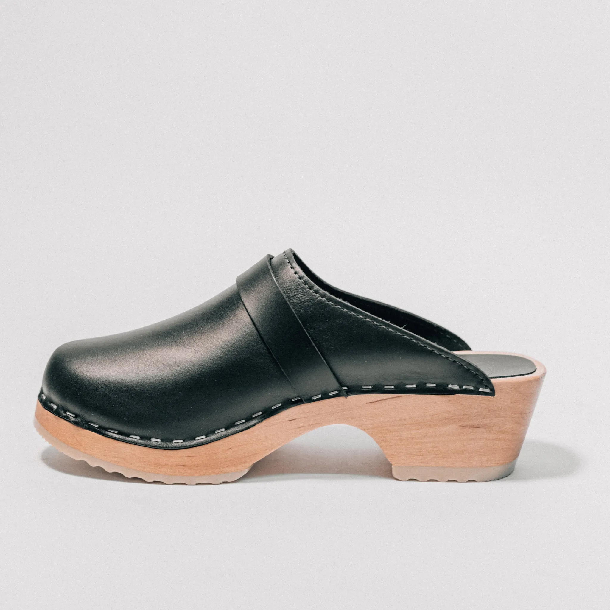 MAGUBA Berkeley  CLOG- BLACK