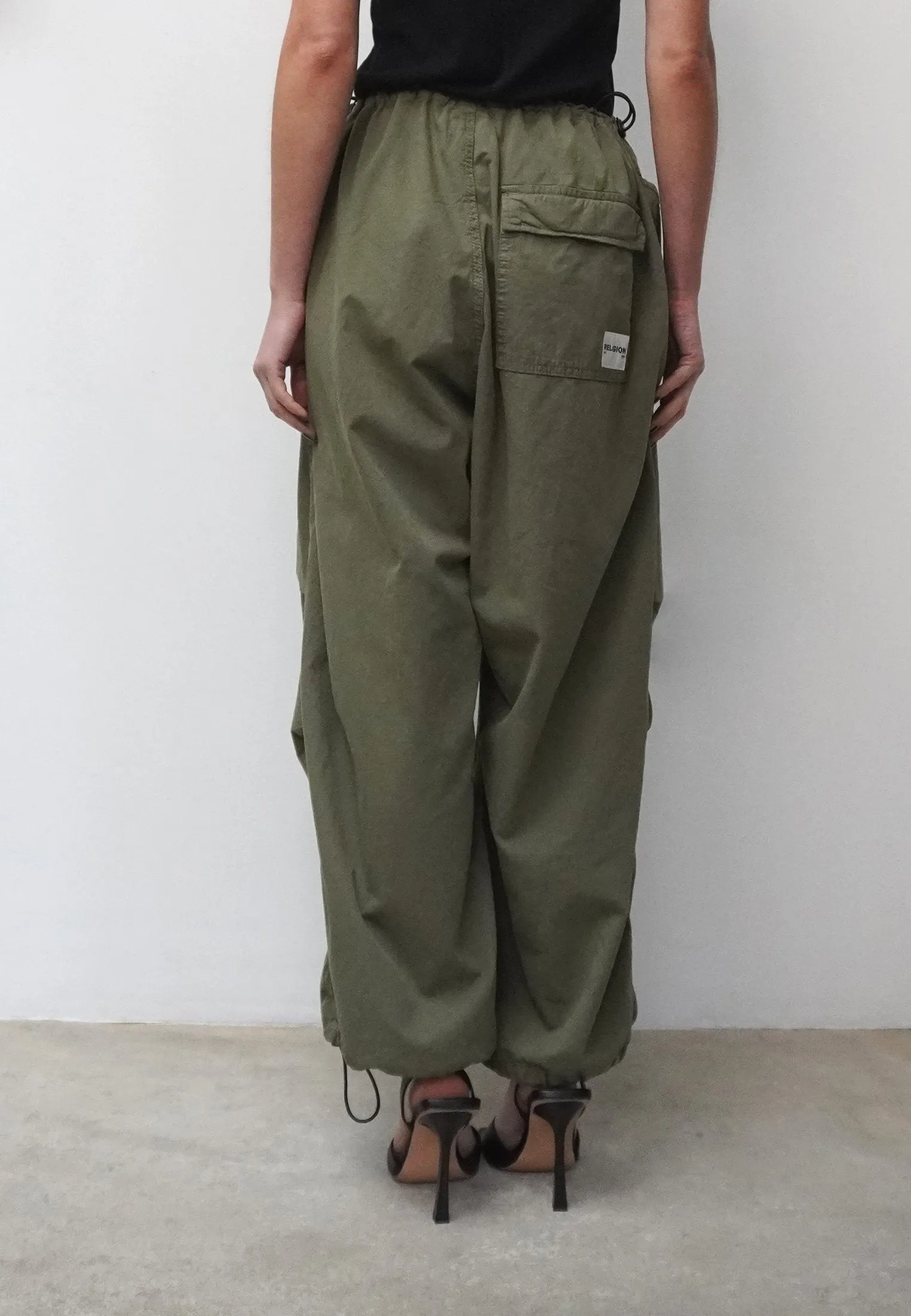 PARACHUTE PANTS KHAKI