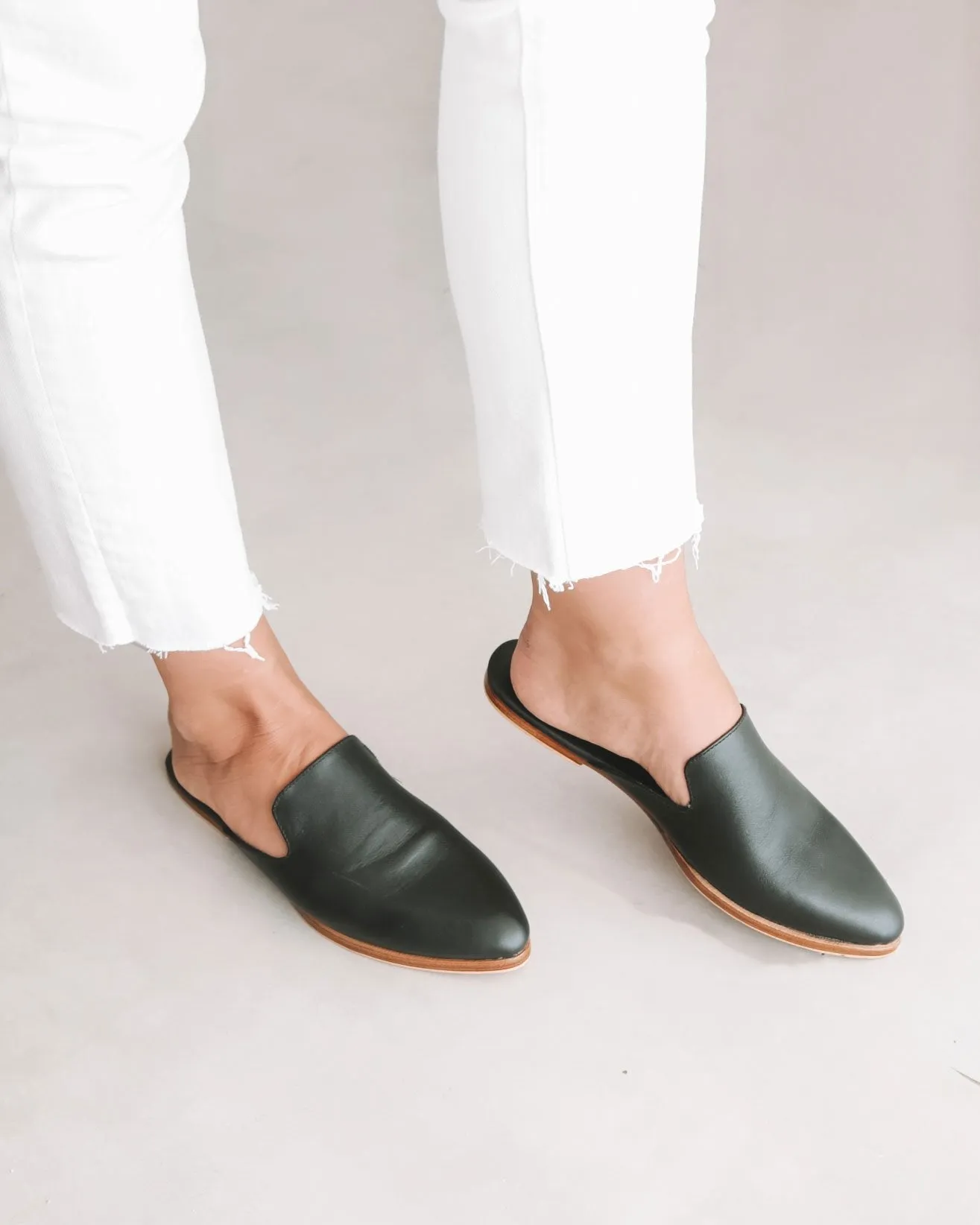 The Modern Mule - Black